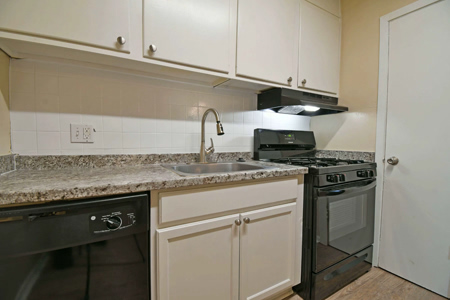 Provincial-Interior-Kitchen-0202-1200w