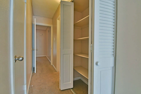 Provincial-Interior-bath-closet-0356-1200w